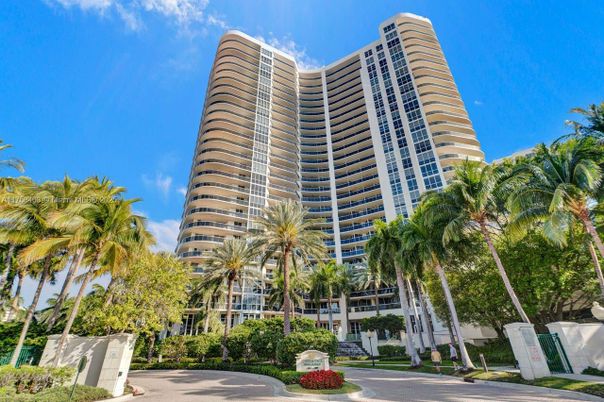 Exterior, Facade, Condo Building