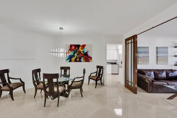 Chandelier, Dining room, Interior, Pendant Lights