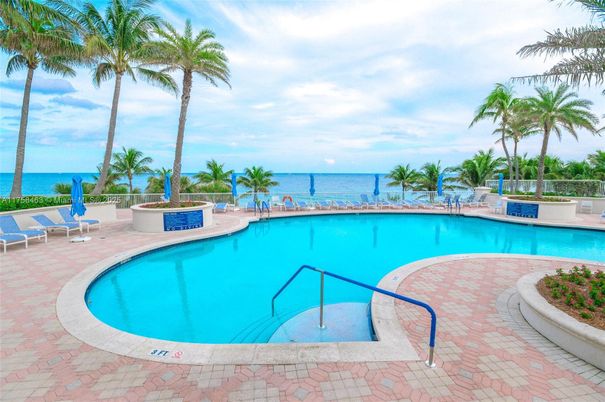 Exterior, Pool, Water