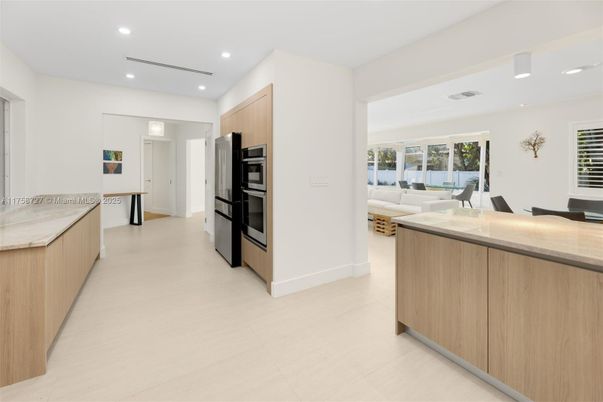 Interior, Kitchen, Living room, Recessed Lighting, Stainless Steel Appliances