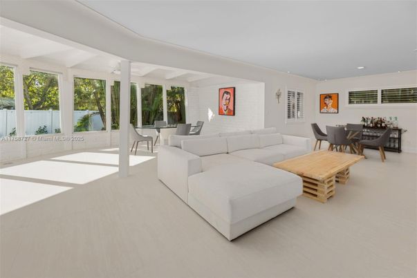 Dining room, Interior, Living room, Recessed Lighting