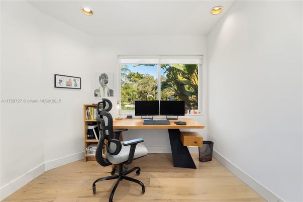 Home Office, Interior, Recessed Lighting, Wood Texture Flooring