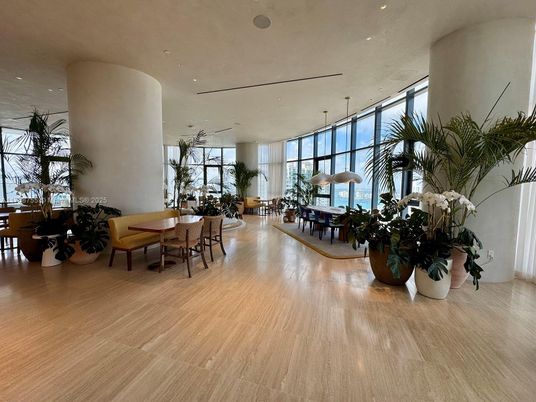 Dining room, Interior, Living room, Pendant Lights, Recessed Lighting