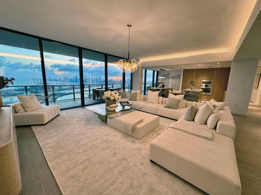 Chandelier, Dining room, Interior, Kitchen, Living room, Pendant Lights, Recessed Lighting, Water