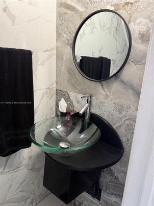 Bathroom, Interior, Marble, Marble Walls