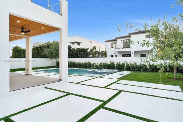 Backyard, Exterior, Pool