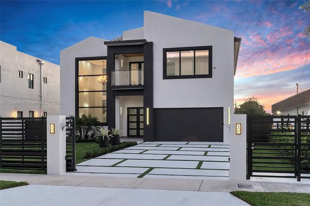 Attached, Exterior, Facade, Modern