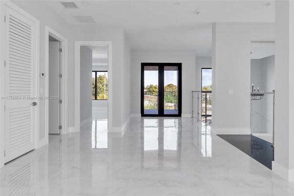 Interior, Marble, Walk-in Closets