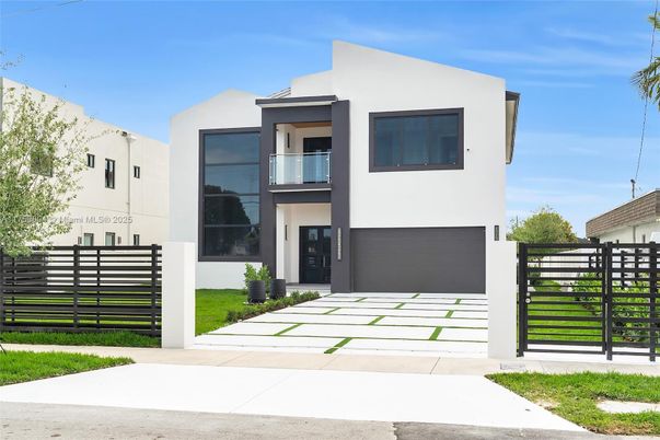 Attached, Exterior, Facade, Modern