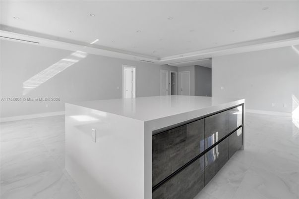 Empty room, Interior, Marble, Recessed Lighting