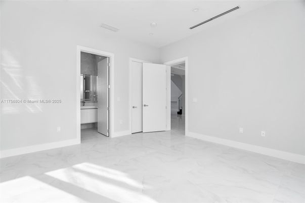 Interior, Walk-in Closets