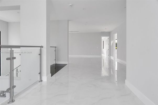 Empty room, Interior, Marble, Recessed Lighting