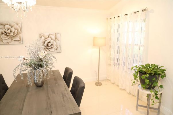 Chandelier, Dining room, Interior
