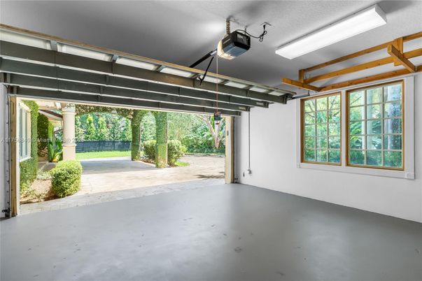 Garage, Interior