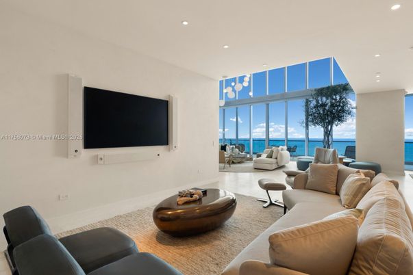 Interior, Living room, Recessed Lighting, Water