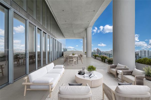 Dining room, Exterior
