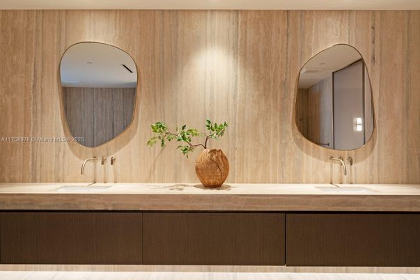 Bathroom, Dual Sink Vanities, Interior