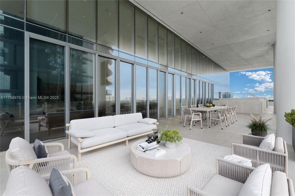 Dining room, Exterior