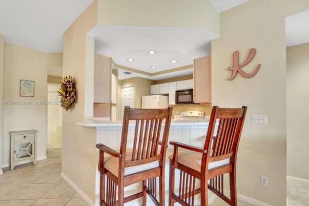 Dining room, Interior, Kitchen, Recessed Lighting, Stainless Steel Appliances