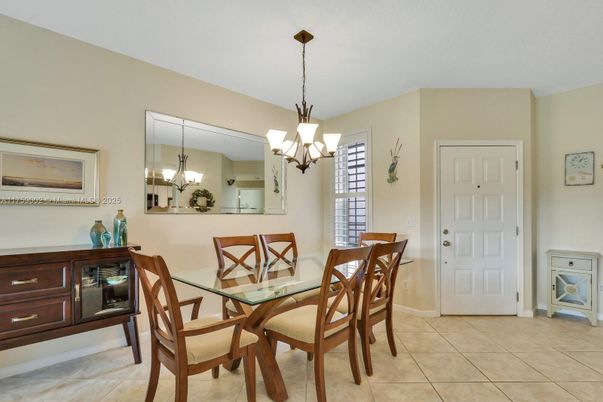Chandelier, Dining room, Interior