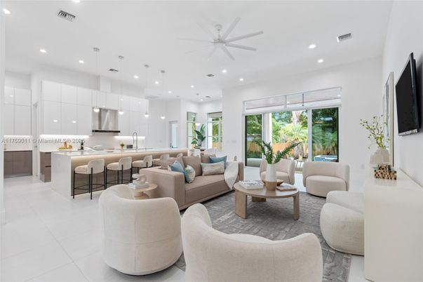 Interior, Kitchen, Living room, Pendant Lights, Recessed Lighting, Stainless Steel Appliances