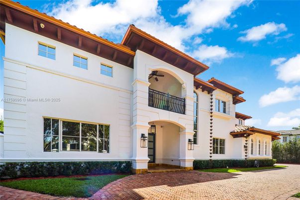 Exterior, Facade, Spanish Mediterranean