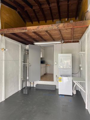 Interior, Washer, Wooden Beams, Wooden Ceilings