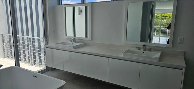Bathroom, Dual Sink Vanities, Interior