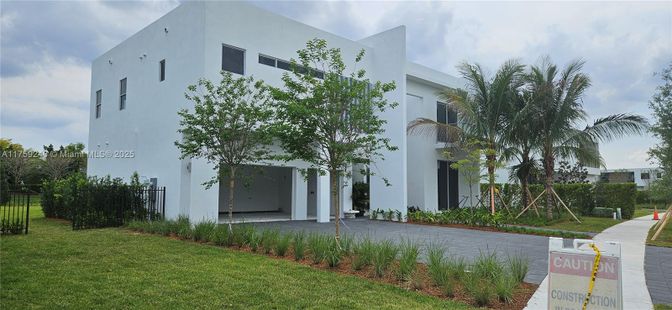 Backyard, Exterior, Facade, Spanish Mediterranean