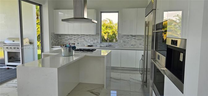 Interior, Kitchen, Marble, Stainless Steel Appliances