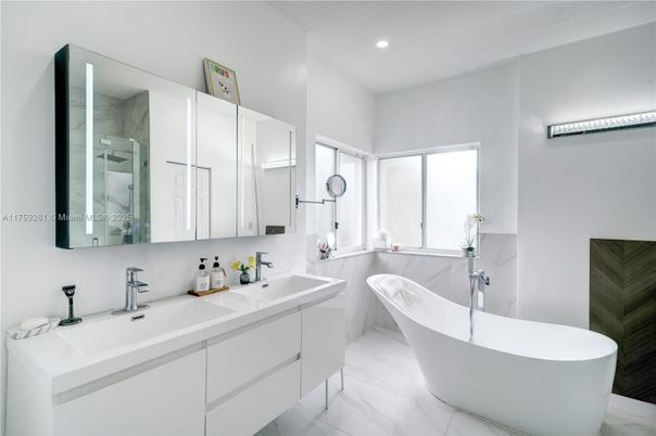 Bathroom, Dual Sink Vanities, Free Standing Baths, Interior, Marble, Recessed Lighting