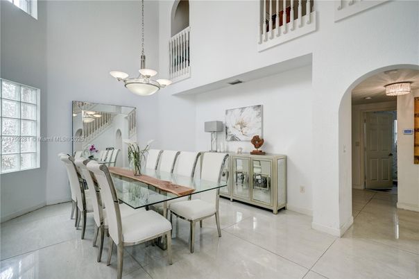 Chandelier, Dining room, Interior, Pendant Lights