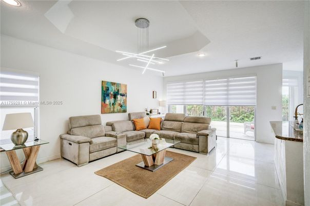 Interior, Living room, Pendant Lights, Recessed Lighting