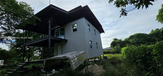 Exterior, Facade, None
