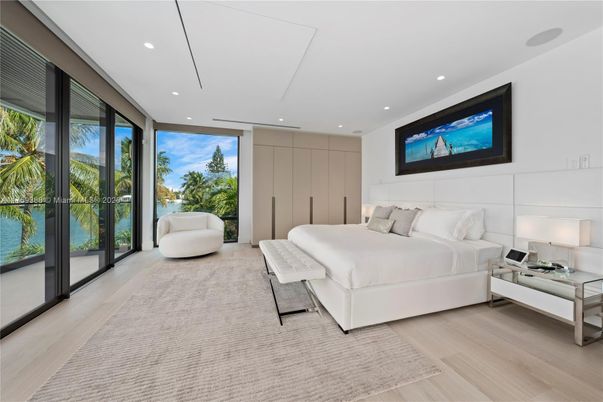 Bedroom, Interior, Recessed Lighting, Water, Wood Texture Flooring