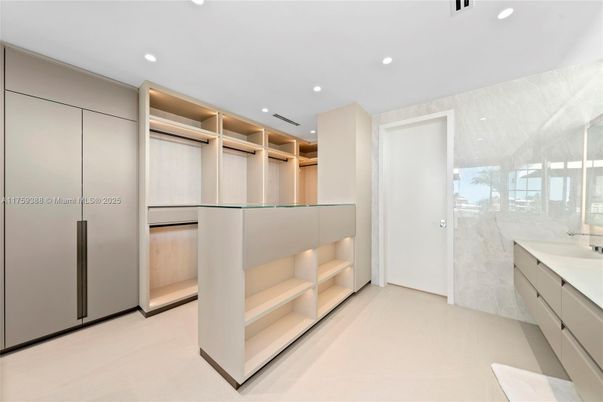 Bathroom, Interior, Recessed Lighting, Walk-in Closets