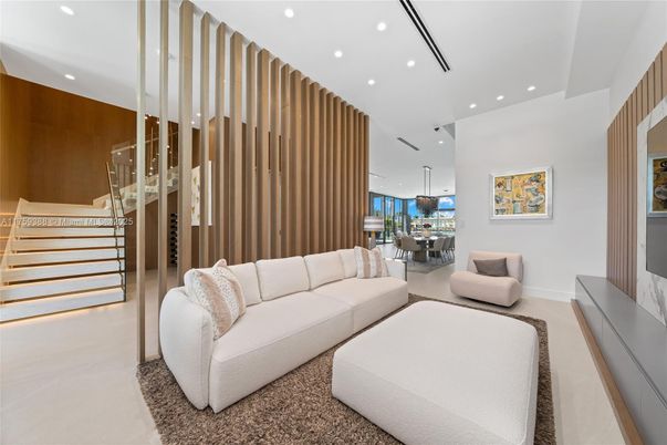 Dining room, Interior, Living room, Pendant Lights, Recessed Lighting