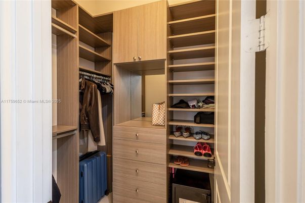 Interior, Walk-in Closets