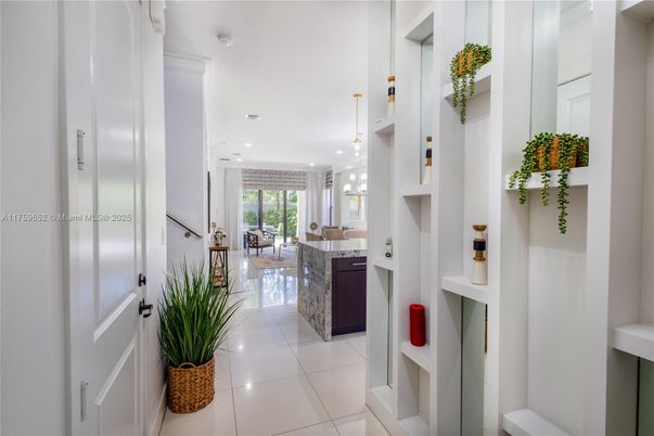 Dining room, Interior, Pendant Lights, Recessed Lighting