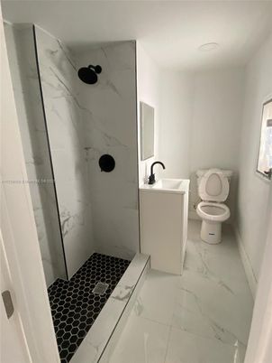Bathroom, Interior, Marble, Marble Walls, Recessed Lighting
