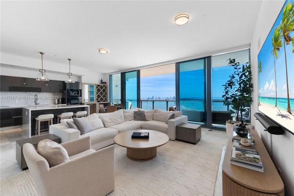 Interior, Kitchen, Living room, Pendant Lights, Recessed Lighting, Stainless Steel Appliances, Water