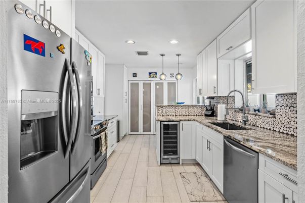 Interior, Kitchen, Pendant Lights, Recessed Lighting, Stainless Steel Appliances