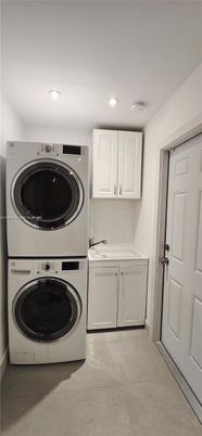 Interior, Recessed Lighting, Utility Closets, Washer