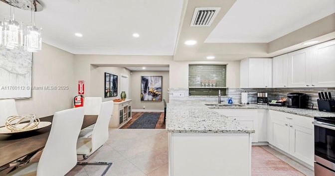 Dining room, Interior, Kitchen, Pendant Lights, Recessed Lighting
