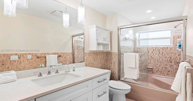 Bathroom, Glass Shower, Interior, Pendant Lights, Recessed Lighting