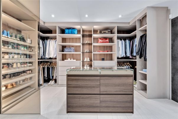 Interior, Recessed Lighting, Walk-in Closets