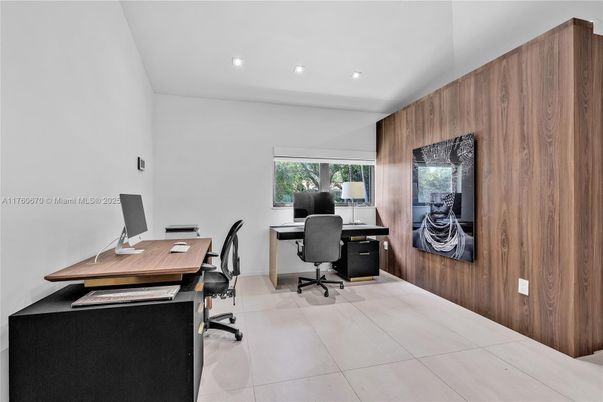 Home Office, Interior, Recessed Lighting, Wooden Walls