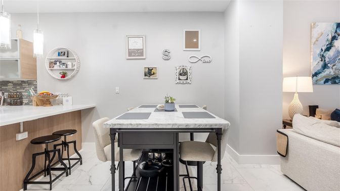 Dining room, Interior, Marble, Pendant Lights