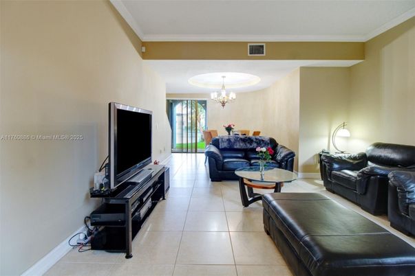 Chandelier, Interior, Living room