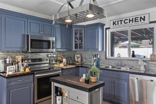 Interior, Kitchen, Stainless Steel Appliances